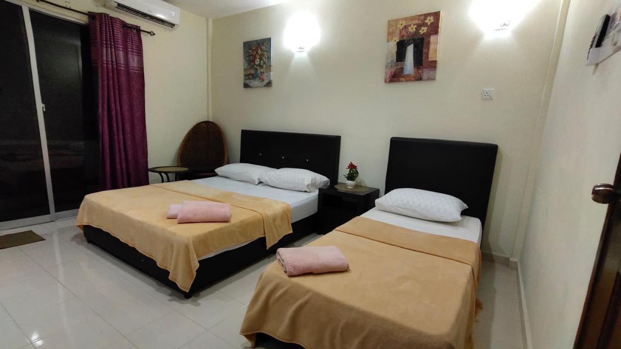 Huda Inn Pantai Cenang  Room photo