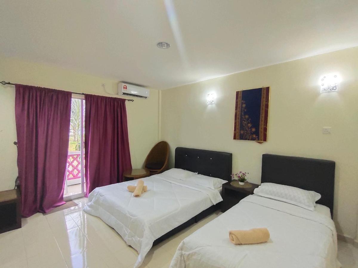 Huda Inn Pantai Cenang  Exterior photo