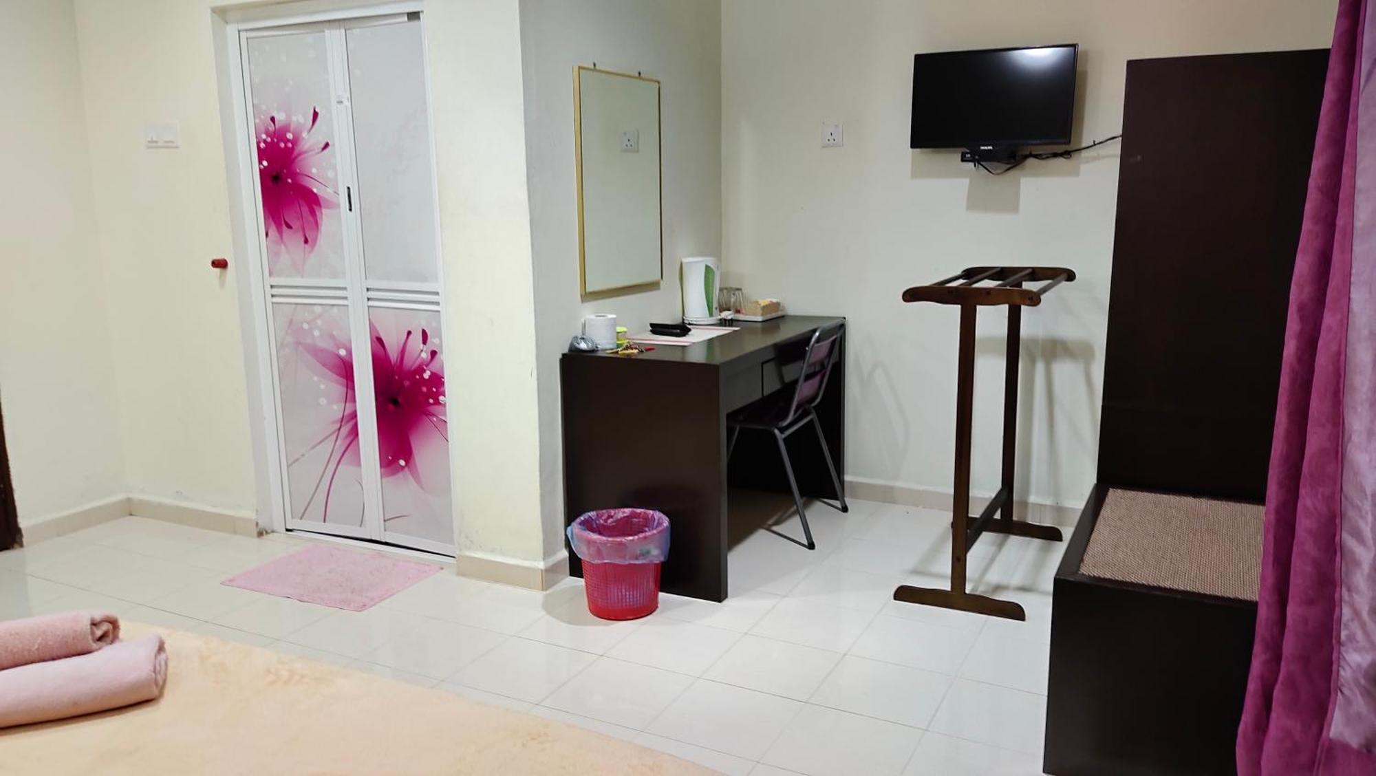 Huda Inn Pantai Cenang  Room photo