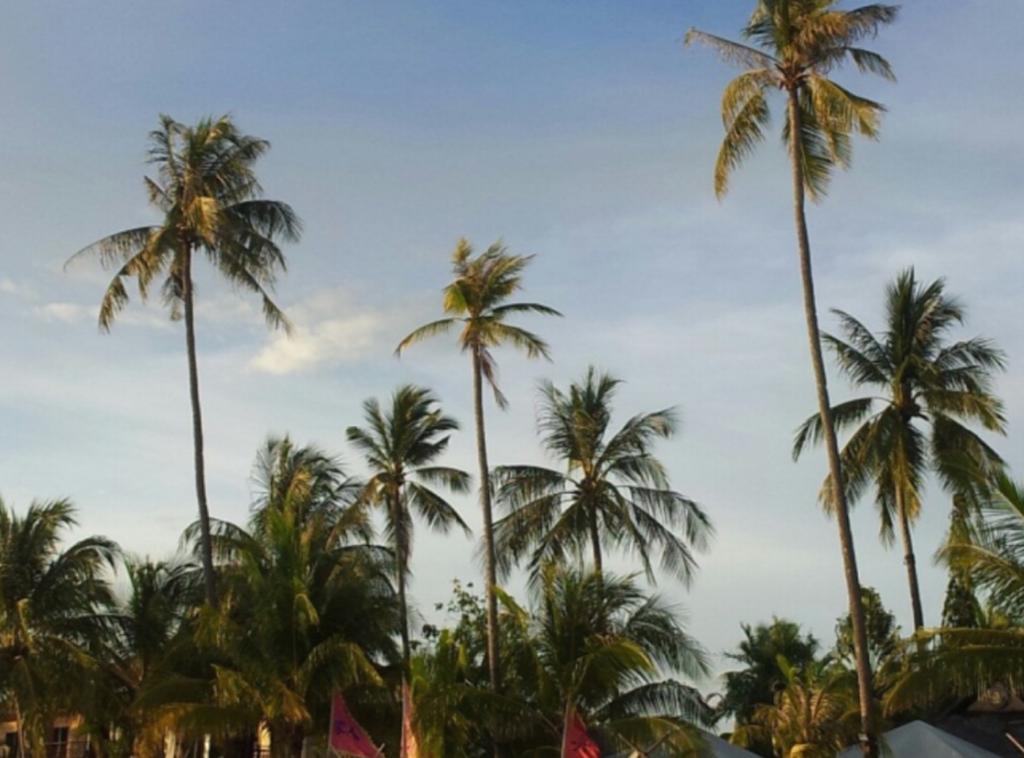 Huda Inn Pantai Cenang  Exterior photo