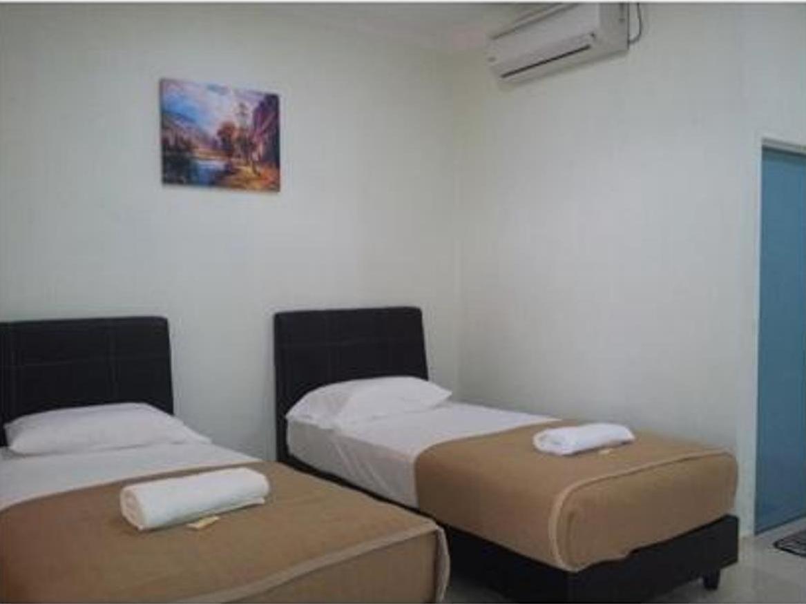 Huda Inn Pantai Cenang  Exterior photo