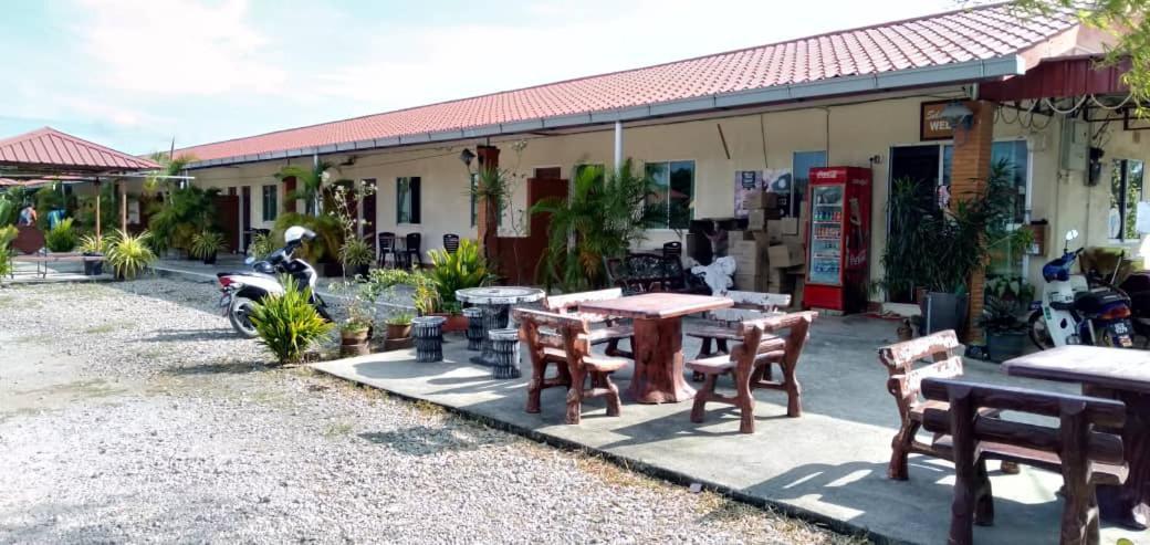 Huda Inn Pantai Cenang  Exterior photo