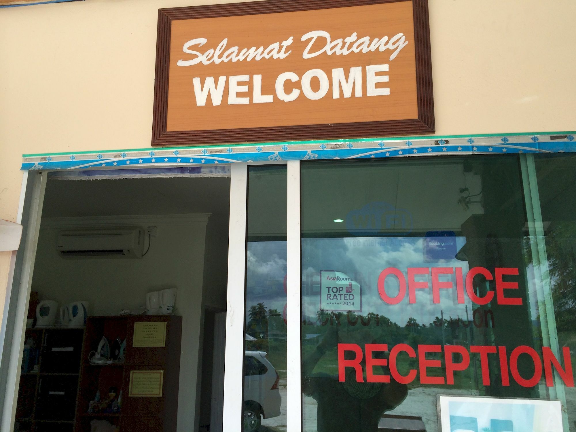 Huda Inn Pantai Cenang  Exterior photo