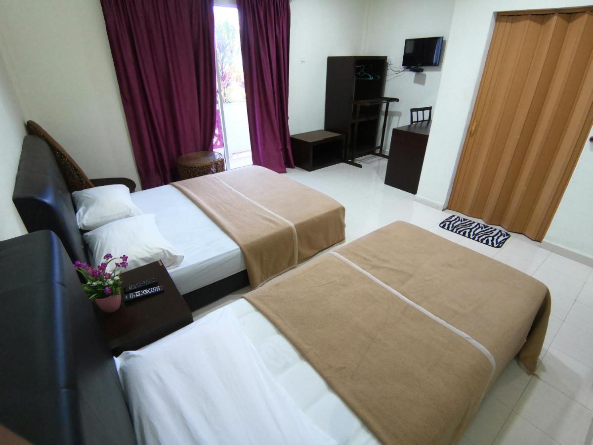 Huda Inn Pantai Cenang  Exterior photo