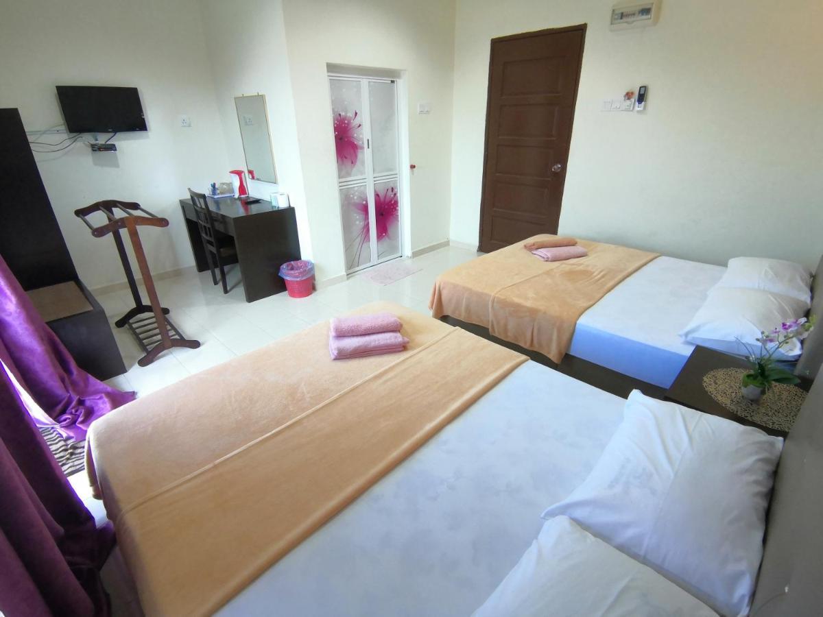 Huda Inn Pantai Cenang  Room photo